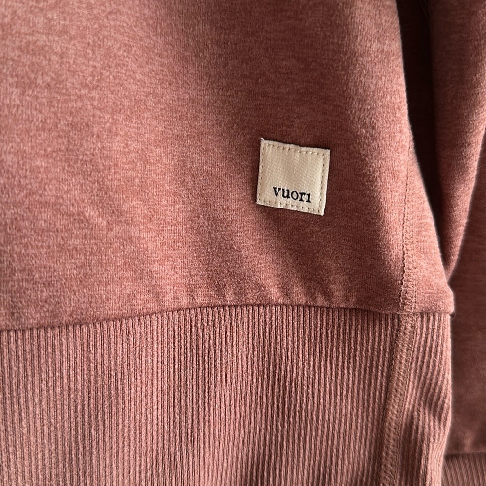 Vuori crewneck sweatshirt. Size L